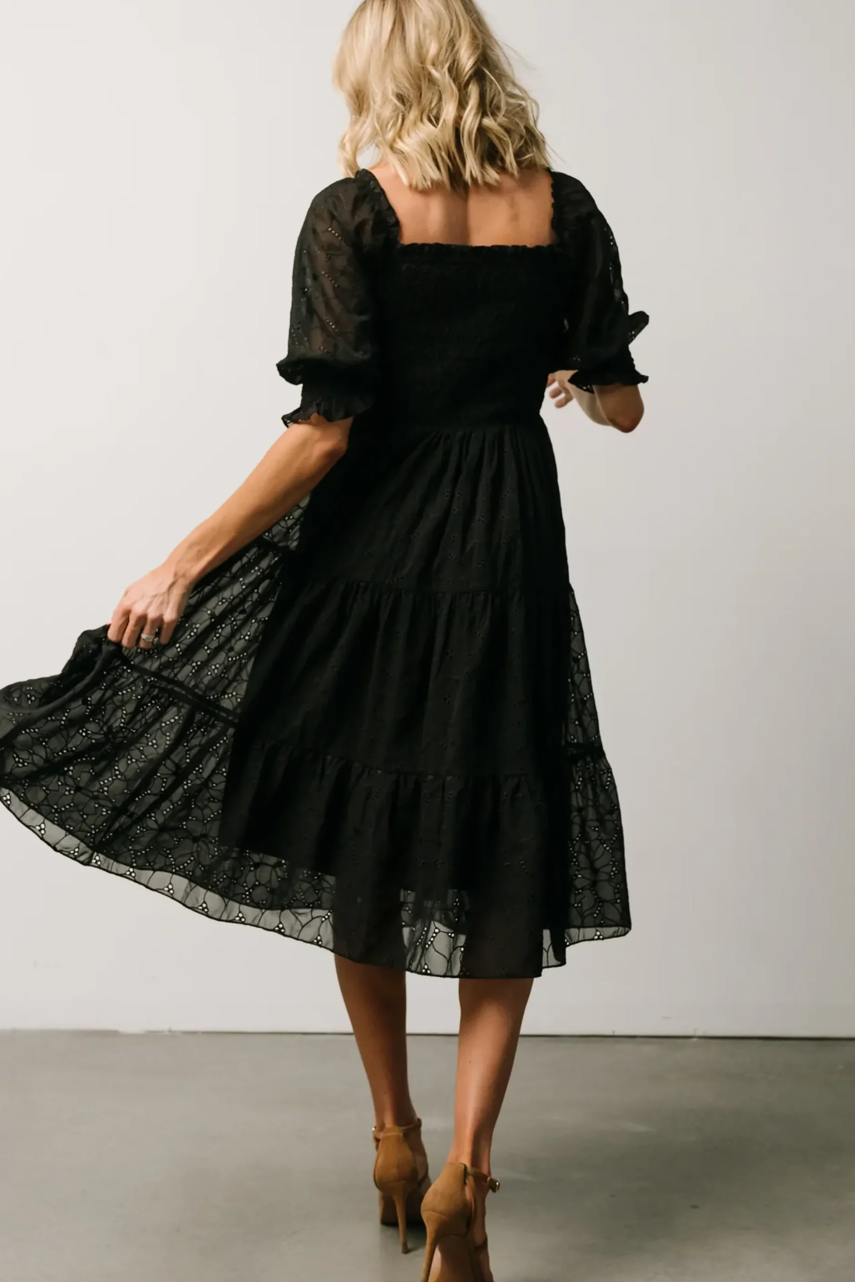 Baltic Born bump friendly|Hazel Eyelet Midi Dress | Black