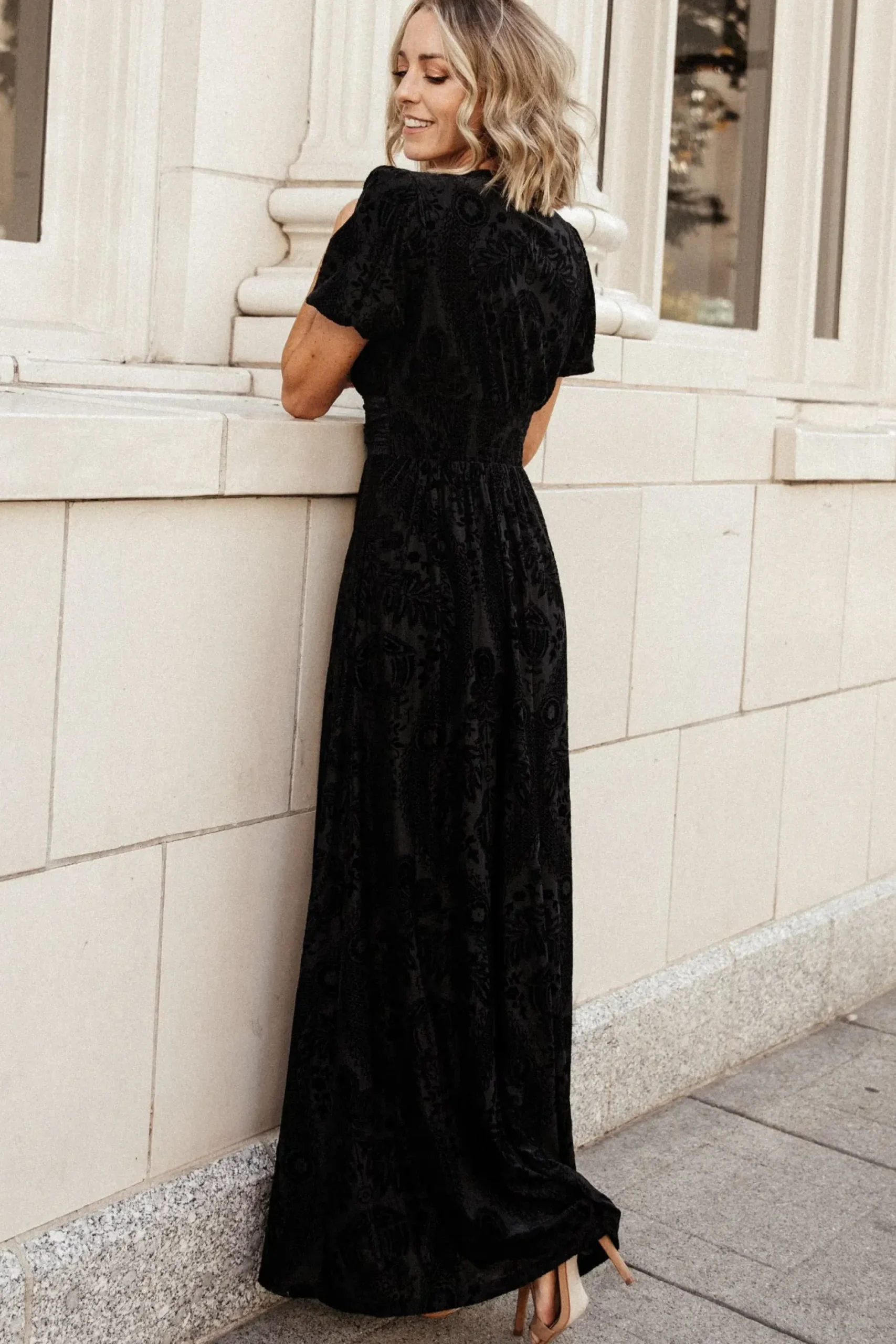 Baltic Born maxi dresses|EXTENDED SIZING|Leslie Velvet Maxi Dress | Black